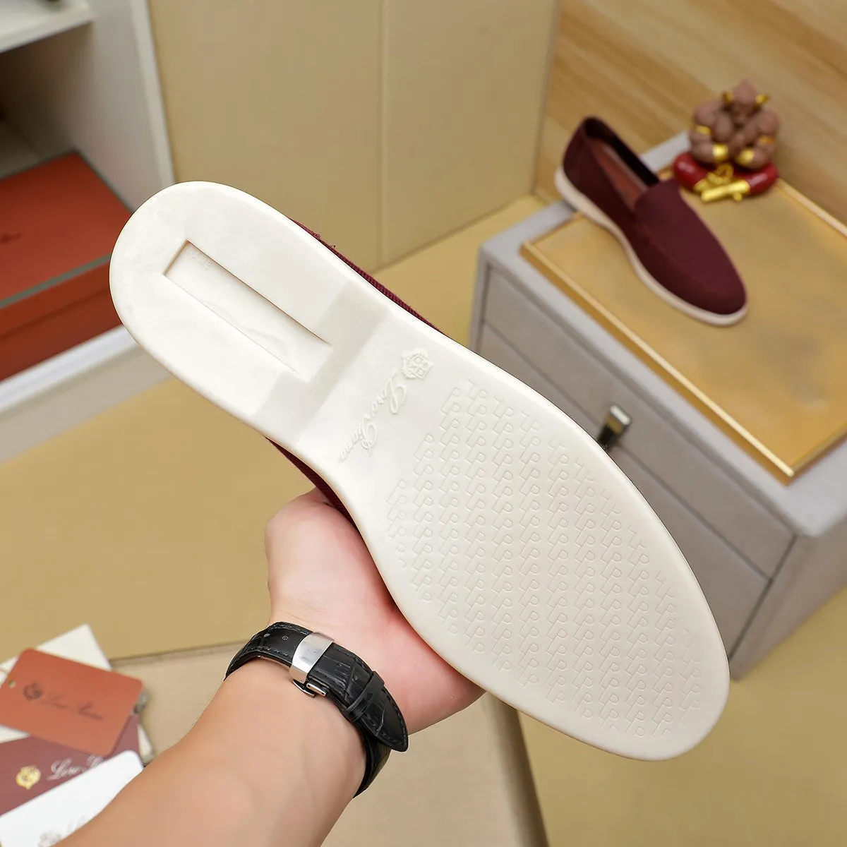 Men's Men's Shoes 💰 400 Loro PIana moccasin made of wish wool fabric. The upper is made of knitted fabric, made on a loom, and then attached to a rubber sole. The Rain System's water-repellent treatment enhances the shoe's functional design, while the suede details give the shoe a sense of elegance and sophistication. Made from Wish, fine wool from Australian and New Zealand Merino sheep 38-44